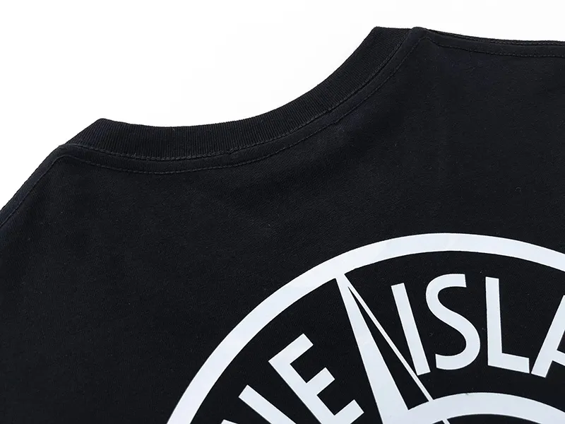 W653#P110💰 [Stone lsland/Stone Island summer new double-shadow big compass printed pattern short-sleeved T-shirt] ⚠️[Original creation, high control of details] - Made of 260 grams of combed cotton, 32-count double yarn, soft and comfortable to the touch, sweat-absorbent and breathable. - Simple, basic and versatile style, original quality, the first choice for couples. - Made in a large factory, four needles and five threads on the shoulder, neatly arranged, high quality workmanship. - Same style for men and women. Very versatile, one piece for everyone, details are clearly visible. Color: Black White Size: M L